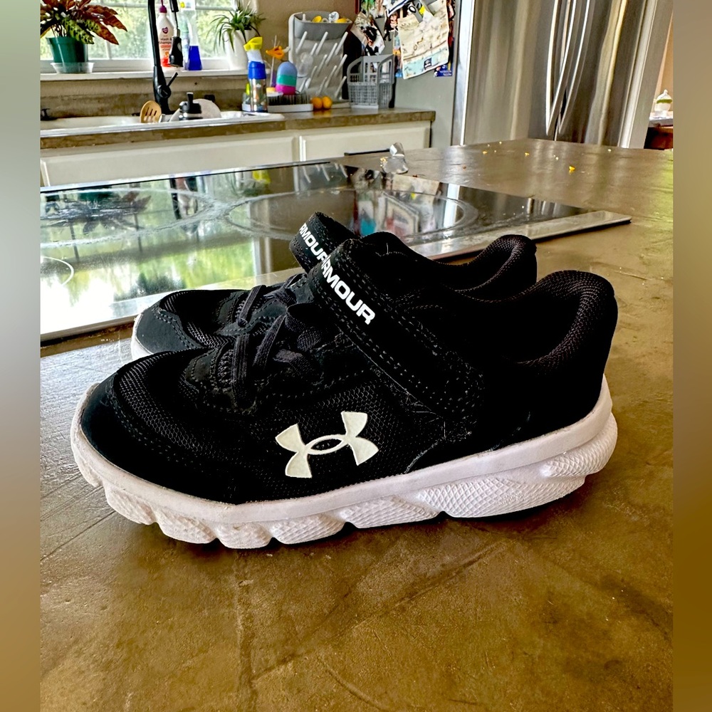 Under Armour Toddler Sneakers Size 9